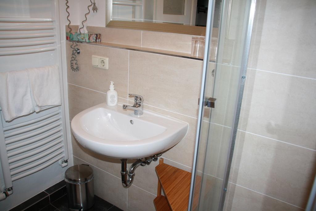 Gästehaus Nicole Garmisch-Partenkirchen Zimmer foto