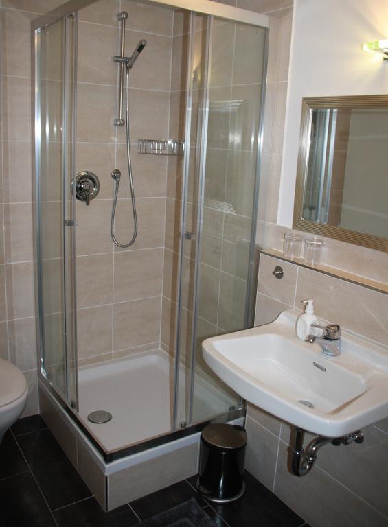 Gästehaus Nicole Garmisch-Partenkirchen Zimmer foto